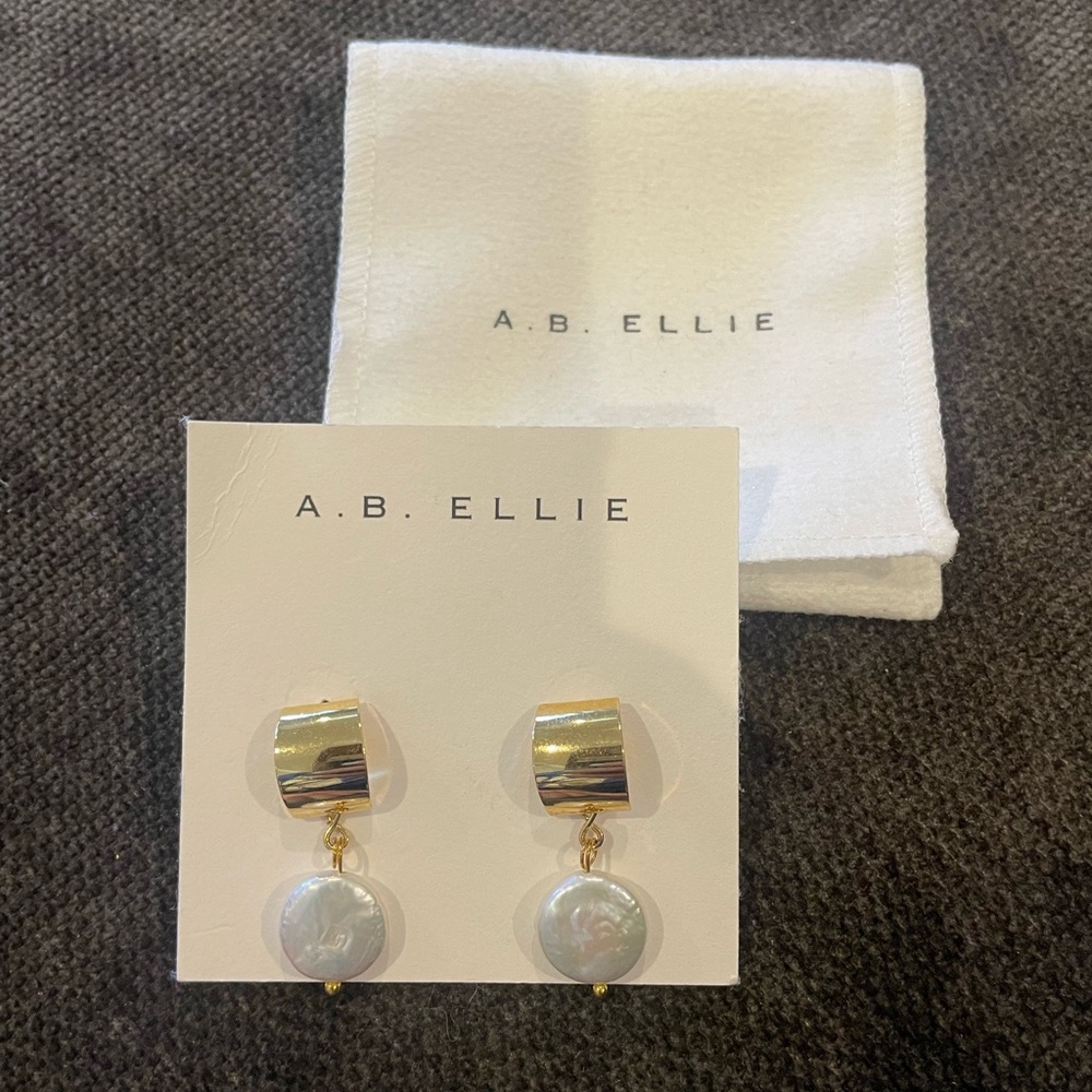 A.B. Ellie mini pearl drops